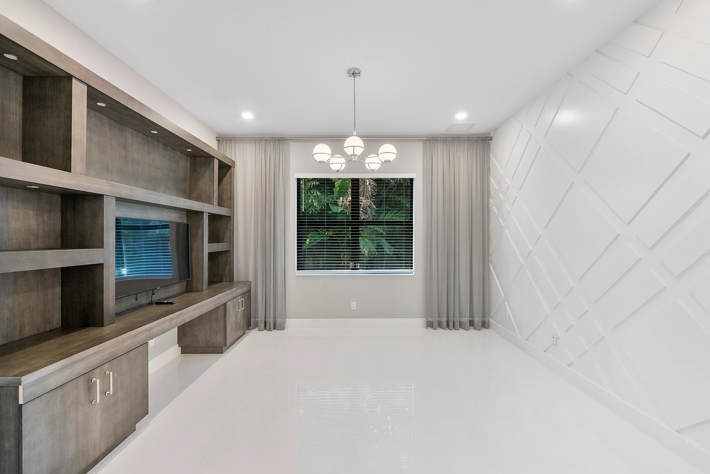 Empty home — 8685 Parkland Bay Dr